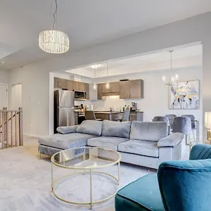 Niagara Falls Luxury Living - 8 Guest House Holiday home